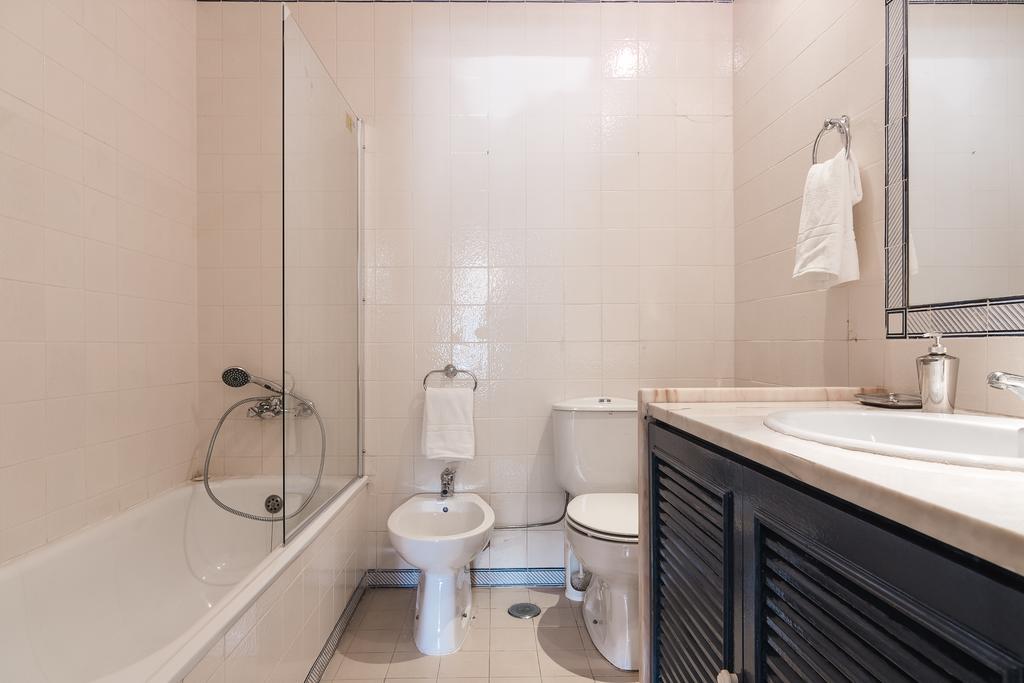 Chique And Spacious Flat In كاسكايس الغرفة الصورة